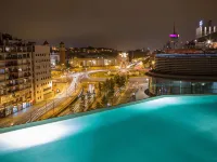 B Hotel Hotels near Las Arenas