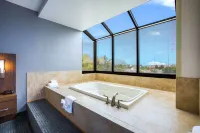 Quality Suites Hotels in Waverly