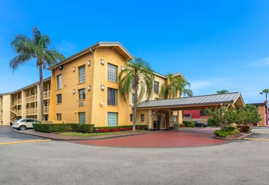 4. 라 퀸타 인 마..