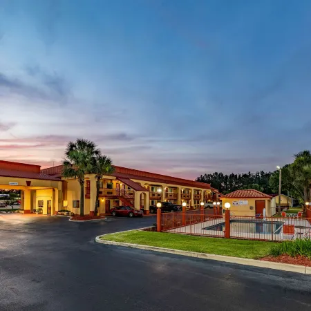 Econo Lodge Отели в г. Кингсленд