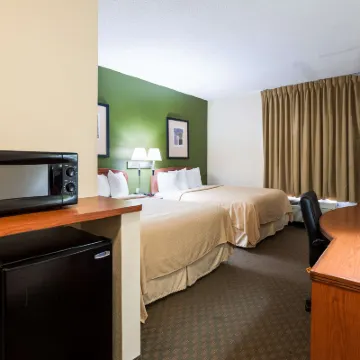 Quality Inn & Suites Lake Charles South Hotels near Lake Charles Power Centre