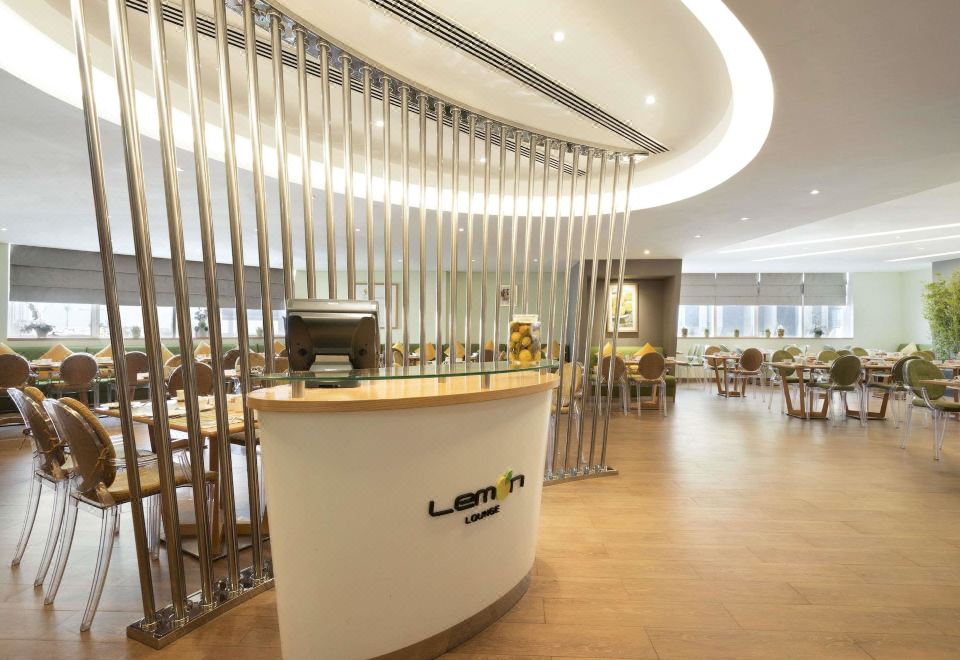 3. 라마다 아부다비..