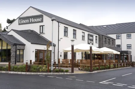 Premier Inn Lisburn Отели в г. Киноллен