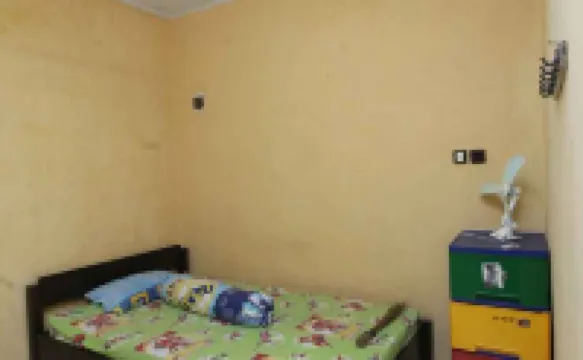 Comfort Room at Guesthouse Tirza 鄰近Bukit Sewu Sambang的酒店