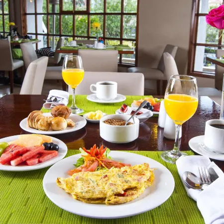 Hotel Reina Isabel