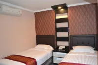 Puncak Budget Hotel Hotels in Air Salemba