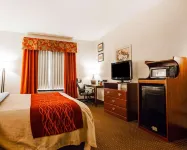 Quality Inn Kingdom City I-70 - parking