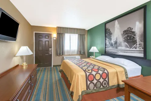 Super 8 by Wyndham Greencastle - parking