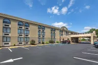 Comfort Inn Edison - New Brunswick - parkir
