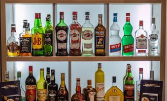 Contact Hotel Restaurant Bleu France - Eragny Cergy - Housity
