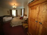 Auberge de La Tour du Lac Hotels in Saint-Adolphe-dHoward