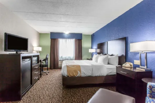 Quality Inn Milan-Sandusky Hotels in Milan Township