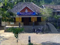 Rock Garden Homestay & Resto by Zuzu - 2-Star