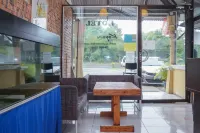 OYO 90080 Kay Inn Kerteh Hotels in Kerteh