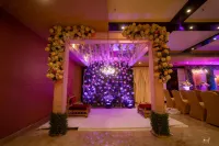 Paras Heights - 4 ดาว