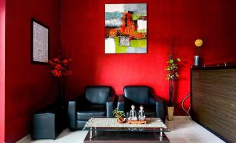 RedDoorz Plus Near Amplaz Yogyakarta