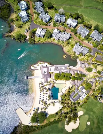 Anahita Golf & Spa Resort Отели рядом с достопримечательностью «Парк Блу Бэй Марин»