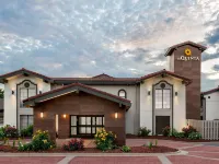 La Quinta Inn by Wyndham Columbus Airport Area Hotels near Magic Mountain Fun Center