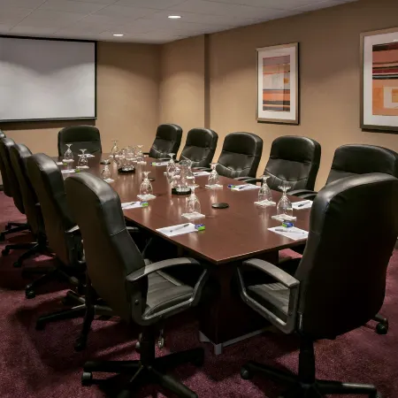 Hampton Inn & Suites Milwaukee-Downtown
