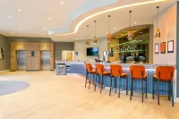 Hampton by Hilton Blackburn - bar