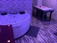 فندق رمادا الرياض حي الوزارات - جاكوزي