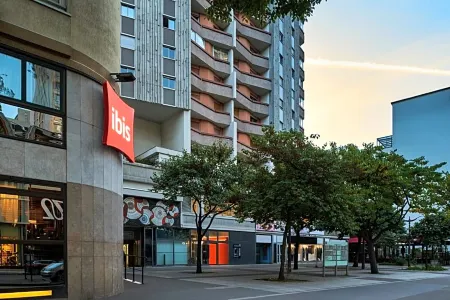 意大利第13巴黎大道宜必思酒店