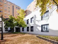 APARTAMENTOS CONGRESOパーキング無料 ログローニョのホテル