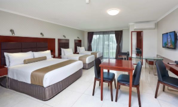 8. 베스트 웨스턴 ..