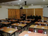 Urbanview Hotel Cosmo Jambi Hotels in The Hok