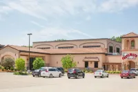 Ramada by Wyndham des Moines Tropics Resort & Conference Ctr Hôtels à : Urbandale
