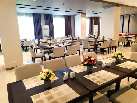 Sotogrande Neopolitan Hotel Отели рядом с достопримечательностью «Iglesia Ni Cristo Lokal Ng Templo Central»