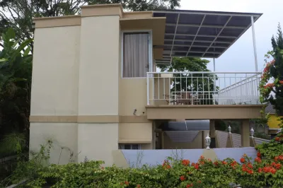 Diyar Villas Puncak H8/7 Hotel dekat TB.PENGKOLAN sange