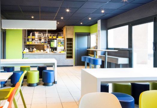 이비스 버짓 오를리 셰빌리 트람 7 로비