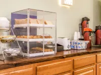 Majestic Canyon Lodge, a Dazzler Select by Wyndham - breakfast