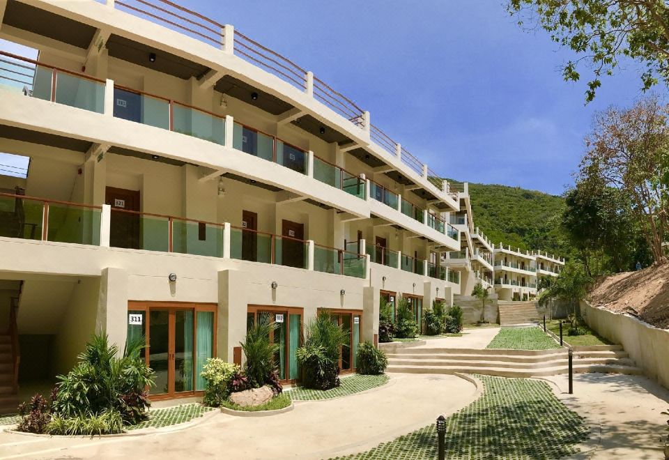 Sealey Resort Over view