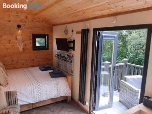 Shepherds Hut with Hot Tub on Anglesey North Wales