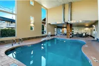 Oxford Suites Silverdale - Swimmingpools