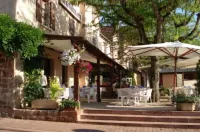 Auberge Aux Portes de Conques فنادق في Aubin