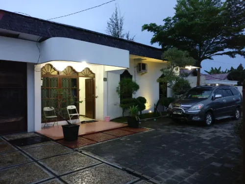 Wisma Liontine Hotels in Jekan Raya