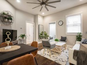 Gorgeous 3Br 2BA on Frankfort by Cozysuites