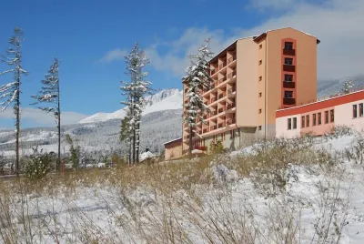 Grand Hotel Bellevue Отели рядом с достопримечательностью «Sairung Thajske Masaze»