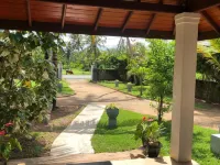 C J Beach Resort Hotels in der Nähe von Appa Kade Junction Buddha Statue