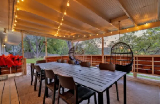 Luxury Lakefront Oasis with Boat Dock-Firepit