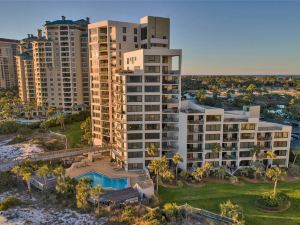 Beachside Towers at Sandestin by Panhandle Getaways