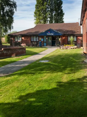 Travelodge Wirral Eastham Отели в г. район Виррал
