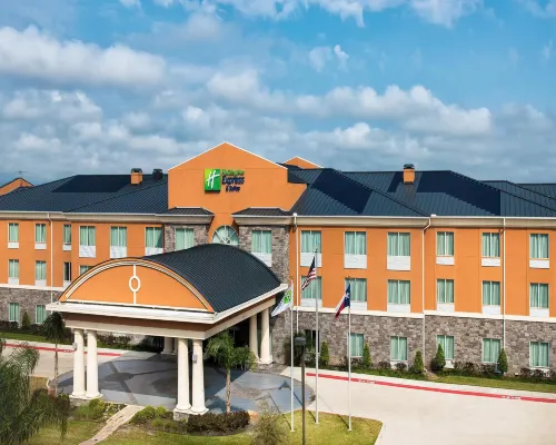 Holiday Inn Express & Suites CLUTE - LAKE JACKSON by IHG Hotels in Clute