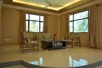 Calyx Grand Fuvahmulah - Bãi đậu xe