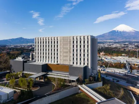 Hotel Clad Отели рядом со станцией Станция JR Готемба