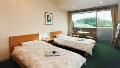 Atami Club Higashi-Karuizawa Guest House Các khách sạn gần Usui Daisan Kyoryo Bridge