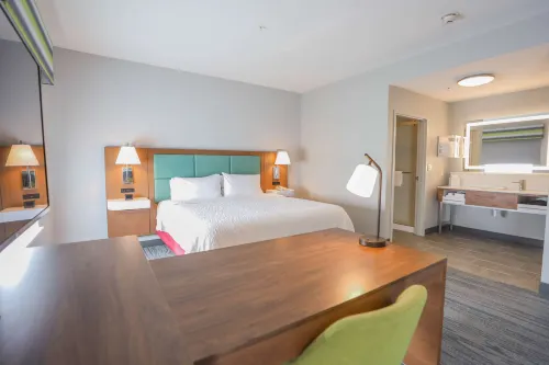 Hampton Inn & Suites Bay City - Parkplatz